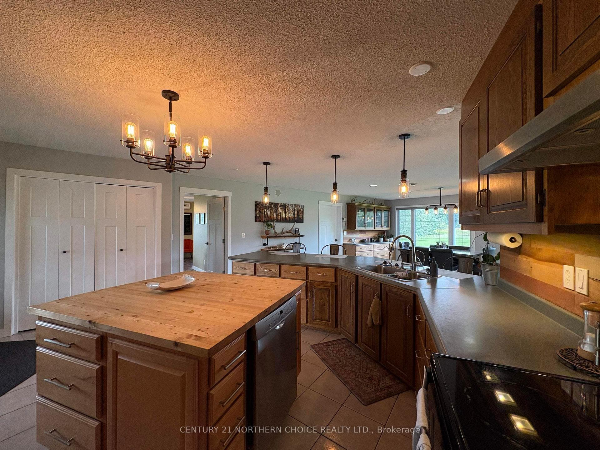 2250 Mutz Road photo 9