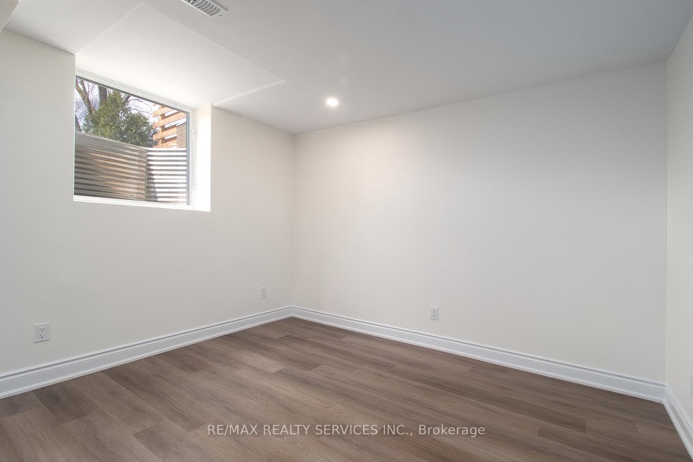 115 Uplands Drive photo 21