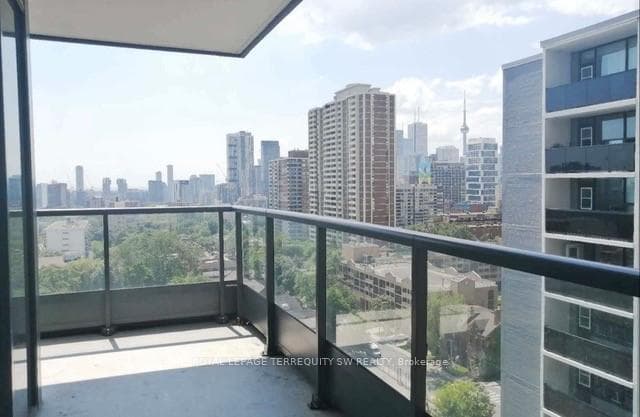 159 Wellesley Street Unit 1108 photo 10