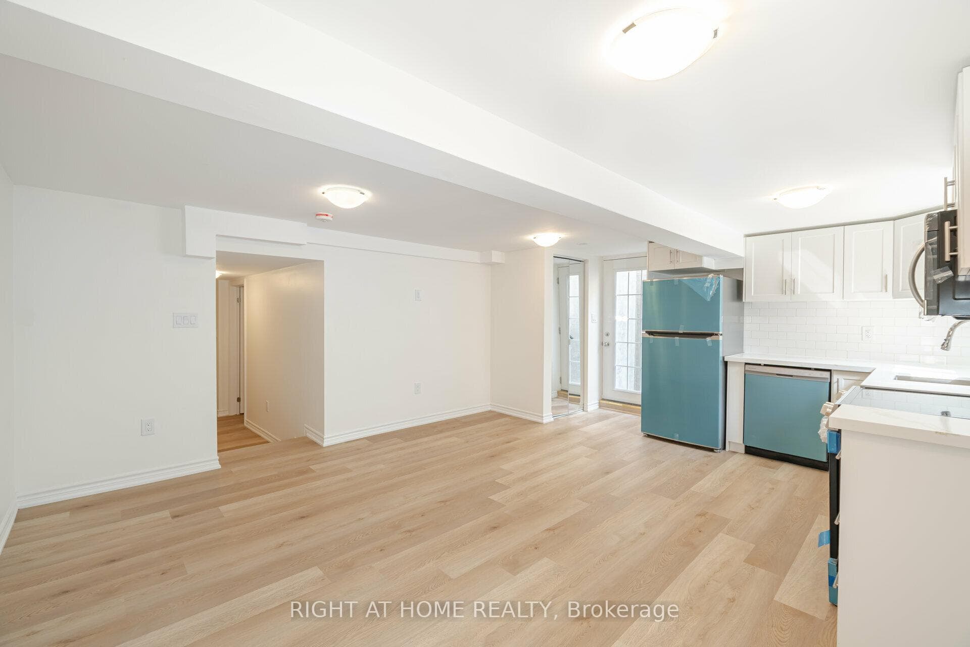 163 Bruce Street photo 27