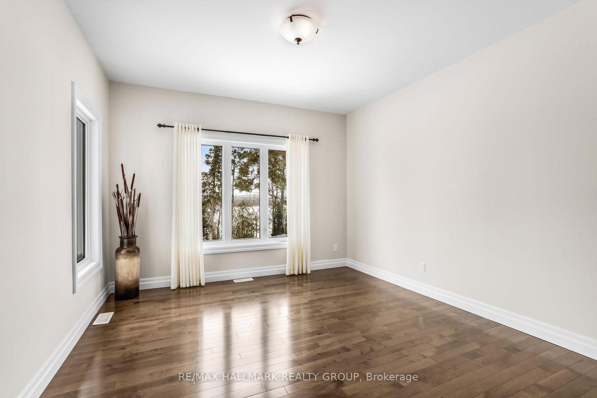 141 ADRIEN Street photo 21
