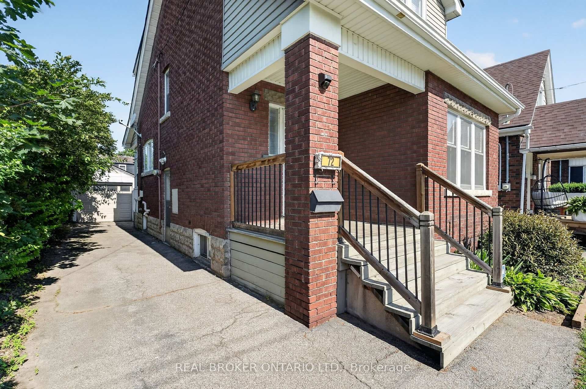 72 Houghton Avenue photo 4