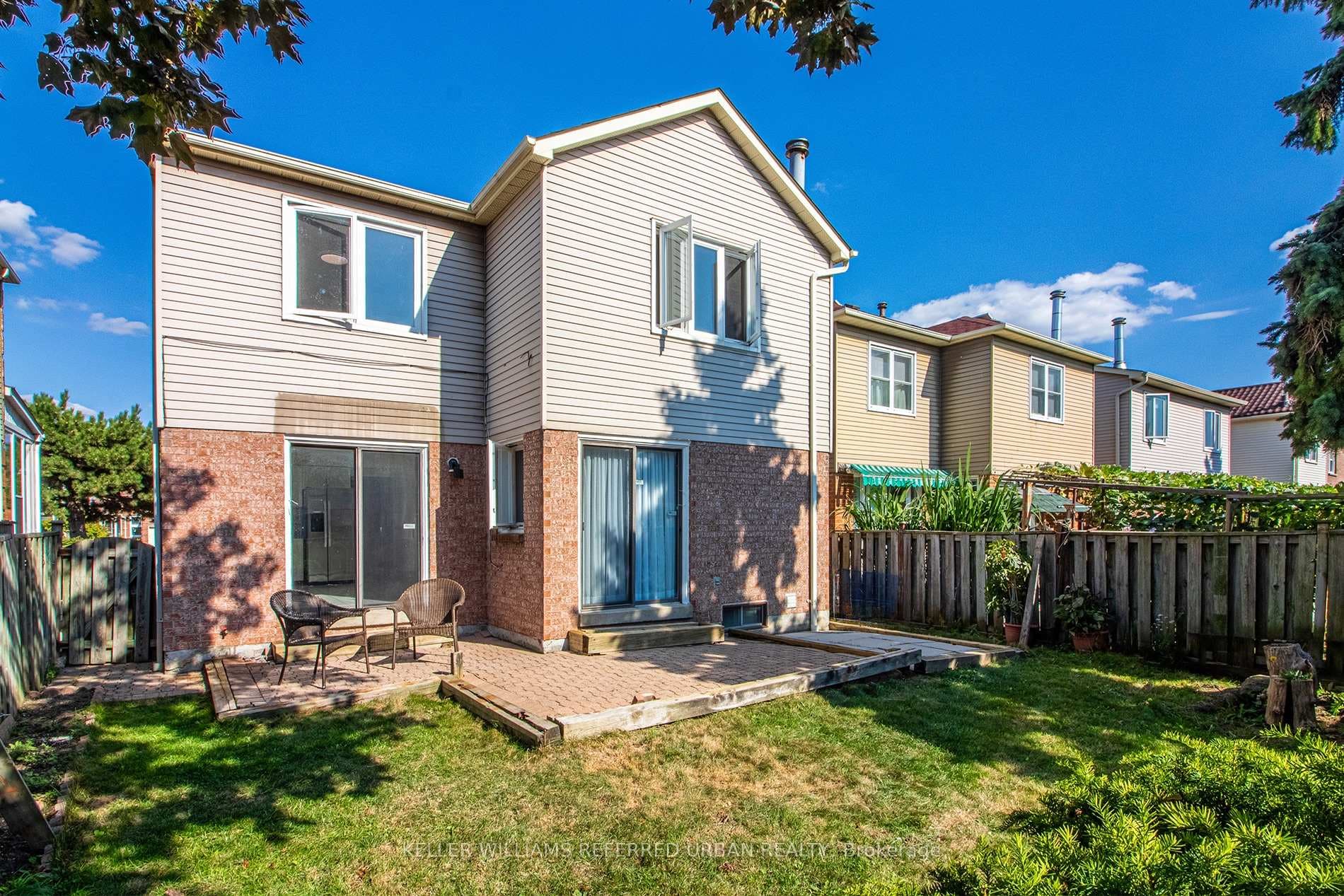 63 Holmbush Crescent photo 29
