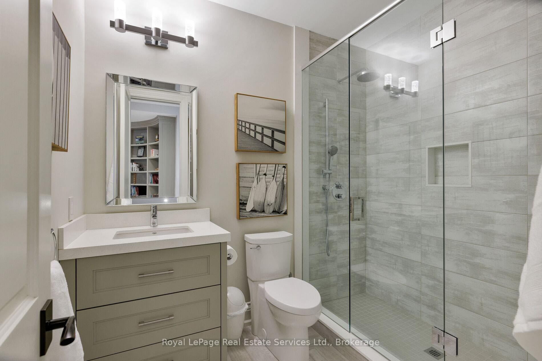 456 Lakeshore Road photo 42