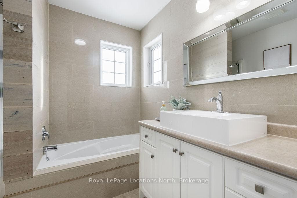 15 KELLEY Crescent photo 18