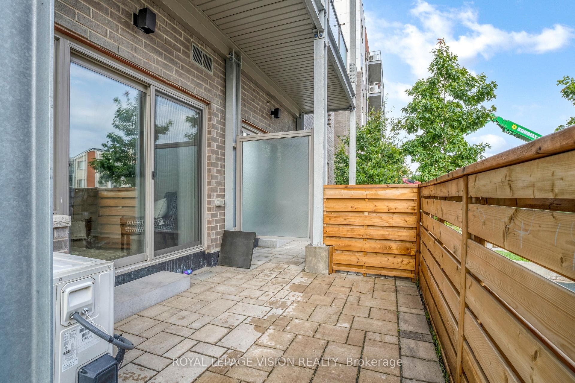 5131 Sheppard Avenue Unit 105 photo 20