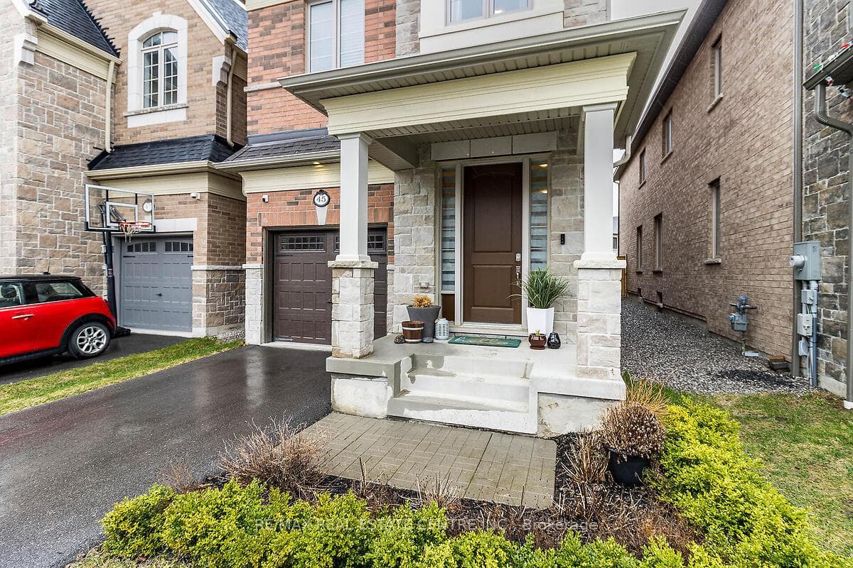 45 Christine Elliott Avenue photo 2