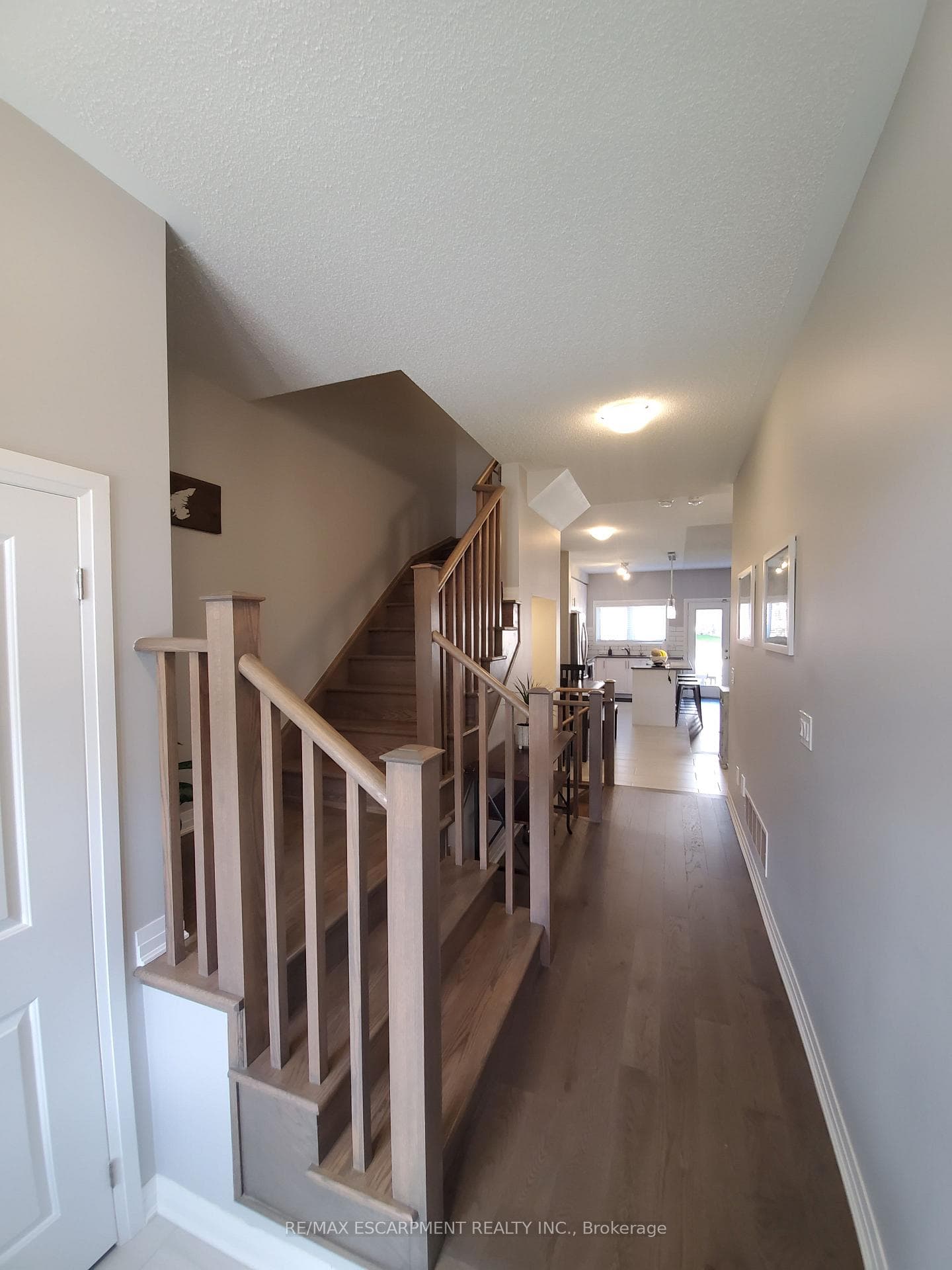4218 Cherry Heights photo 2
