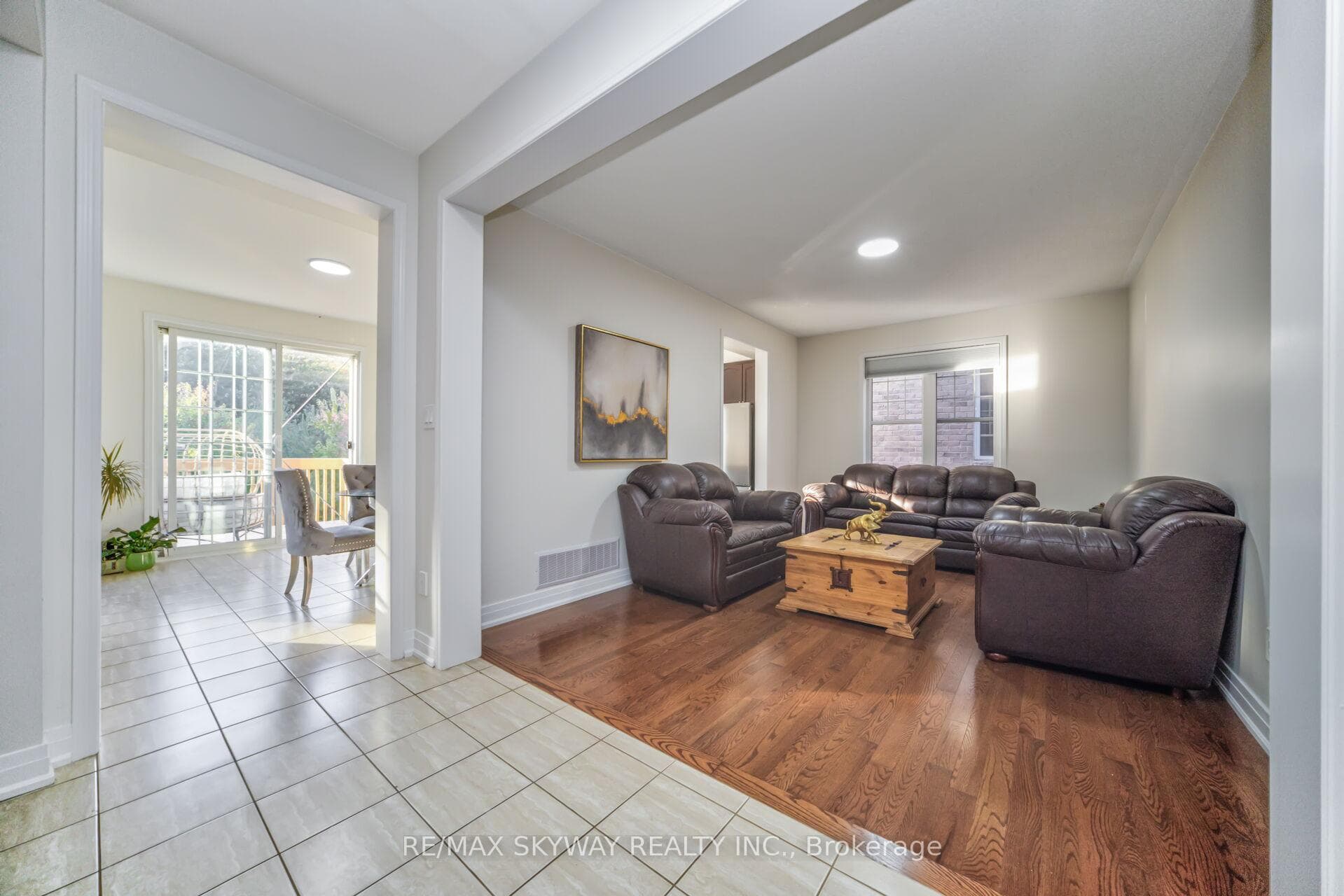 90 Aylesbury Drive photo 11