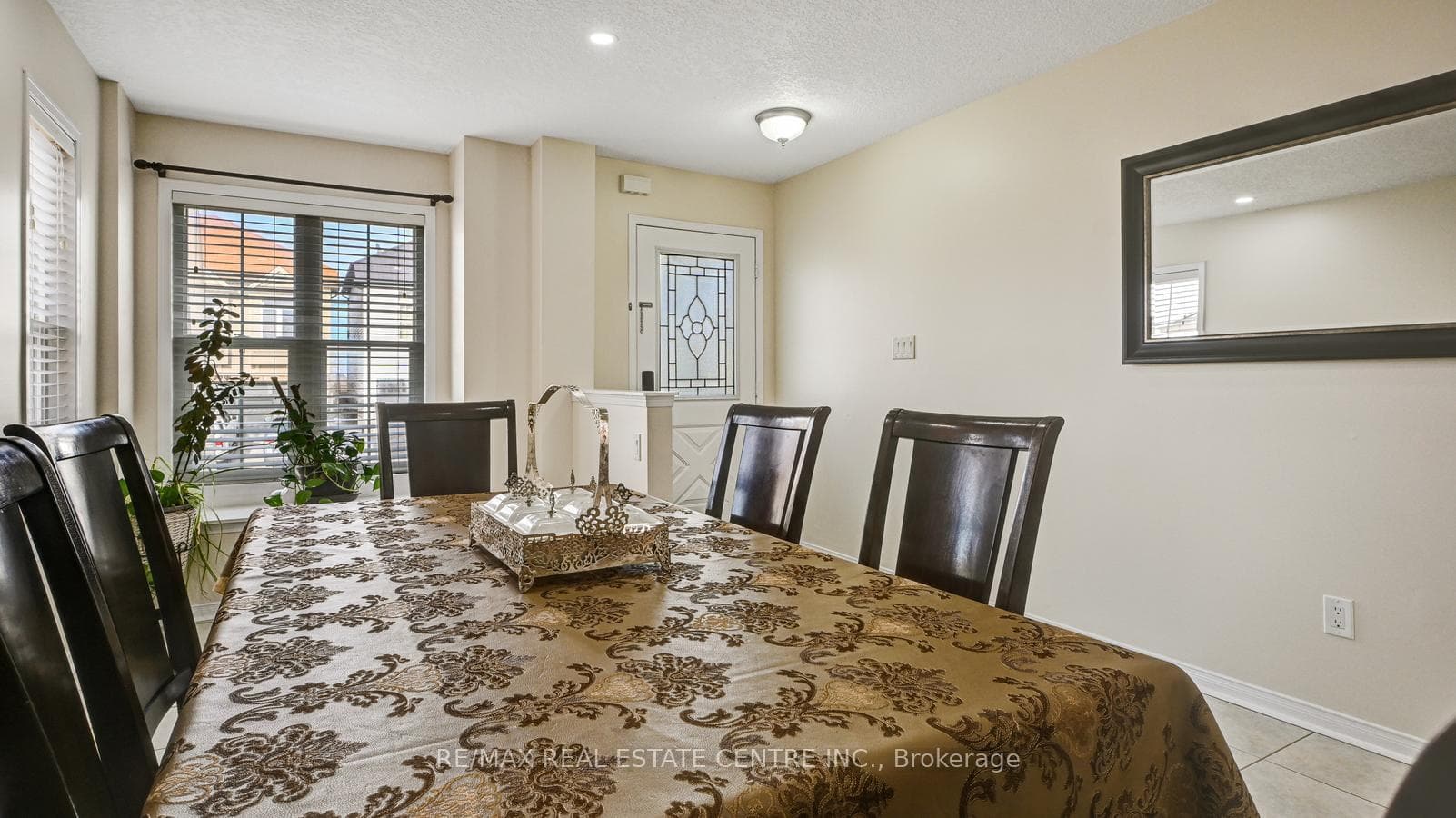 19 Yeaman Drive photo 5