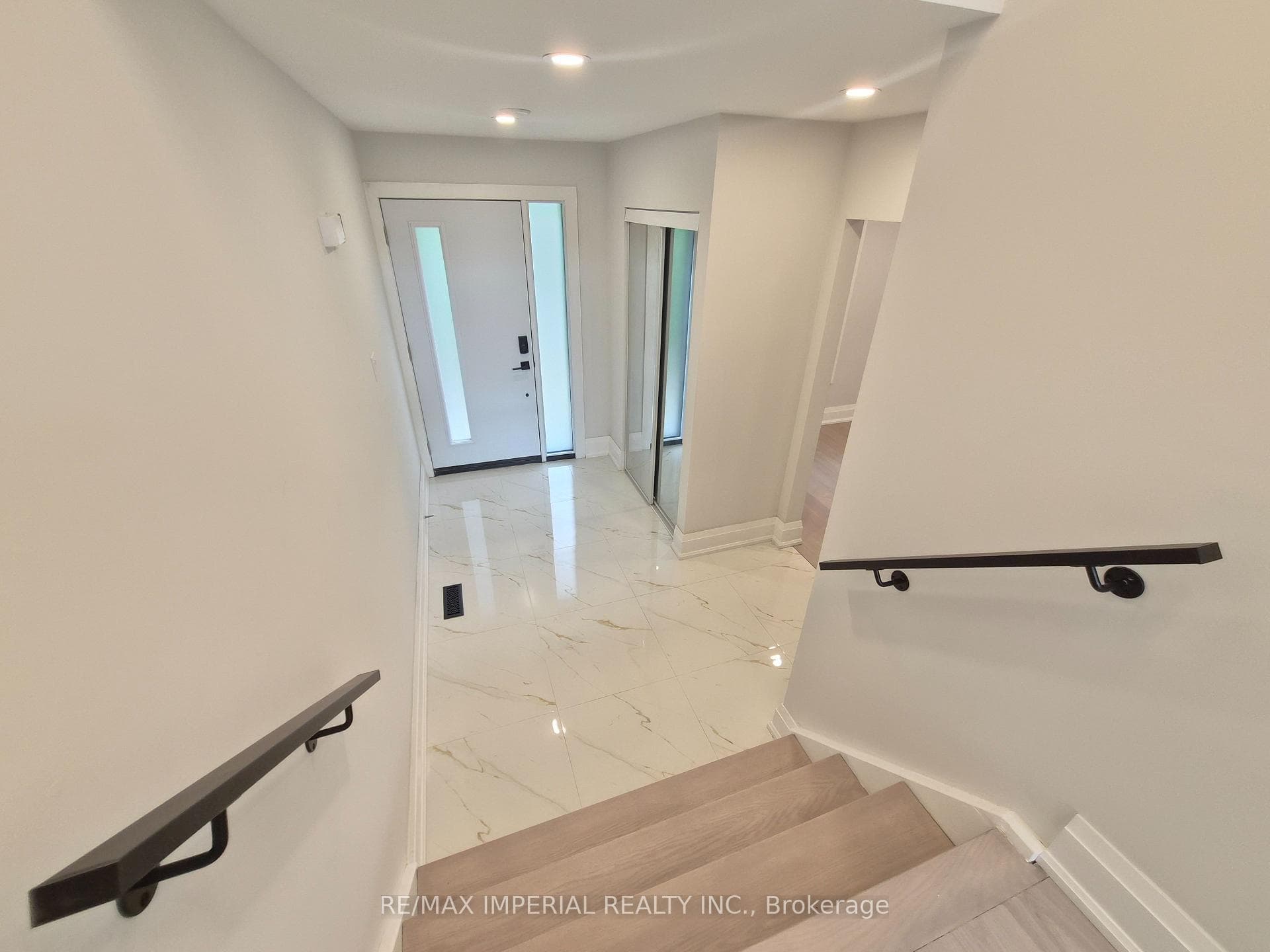 191 Avenue Road photo 7