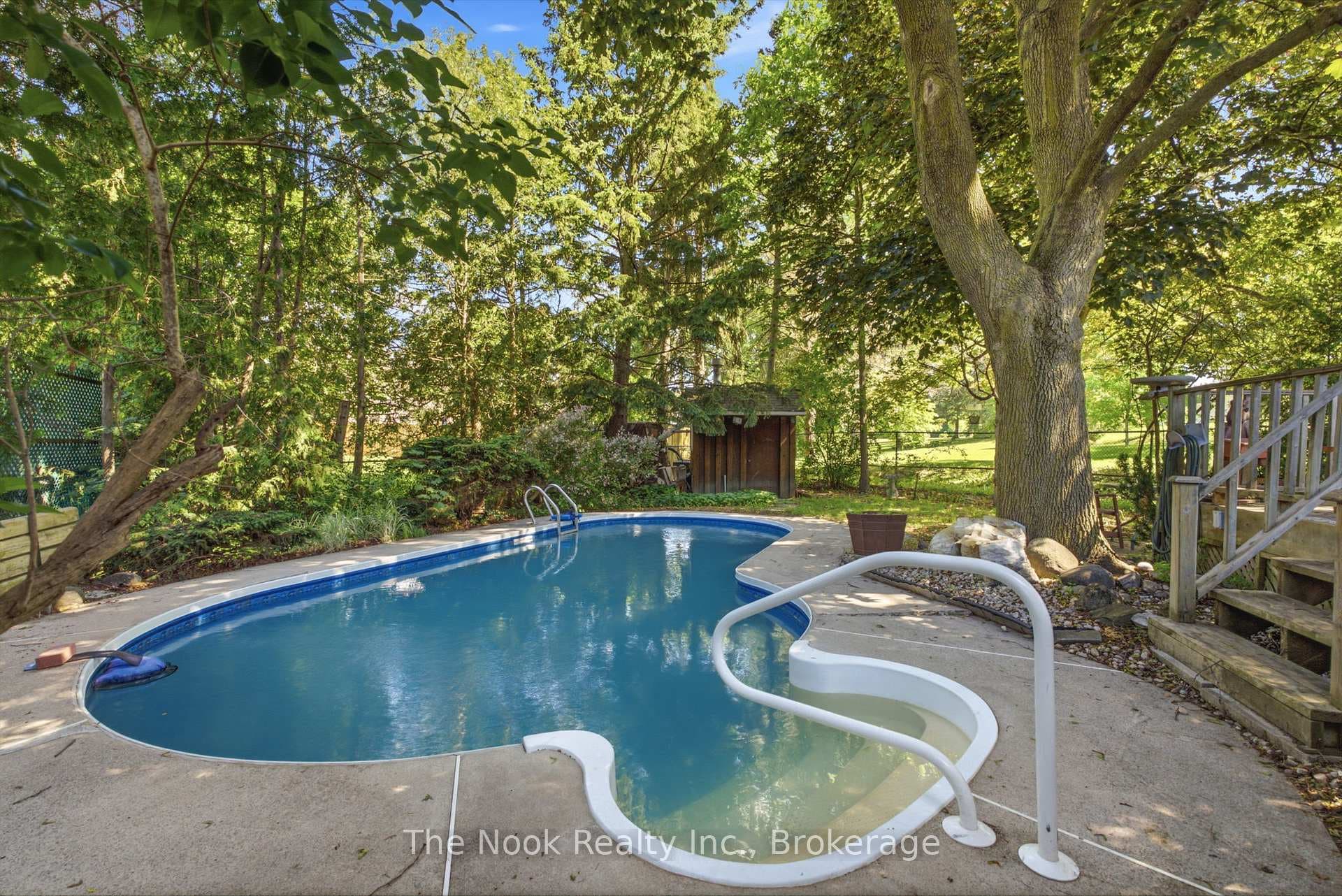 47 Cresthaven Drive photo 39