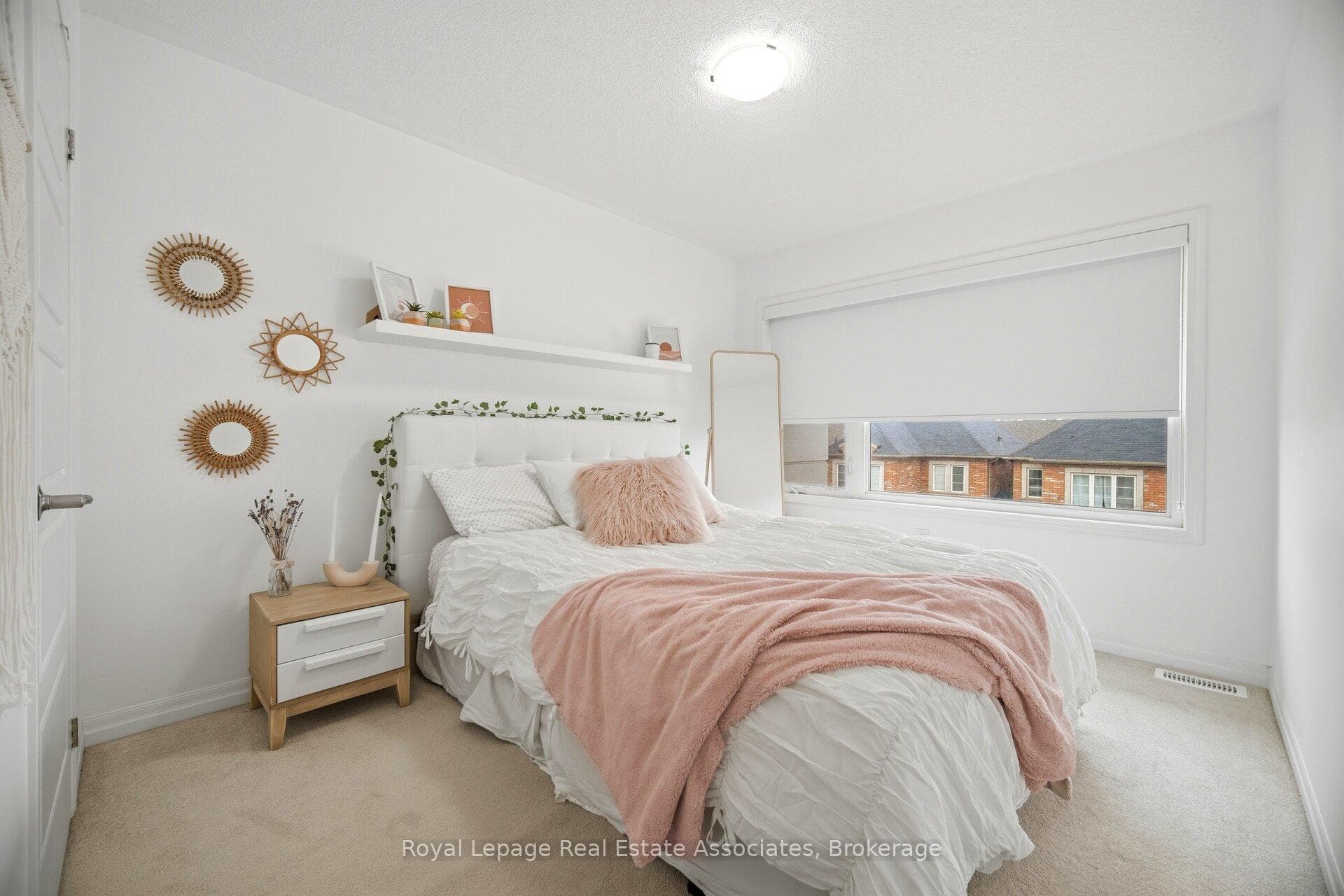 110 Huguenot Road photo 36