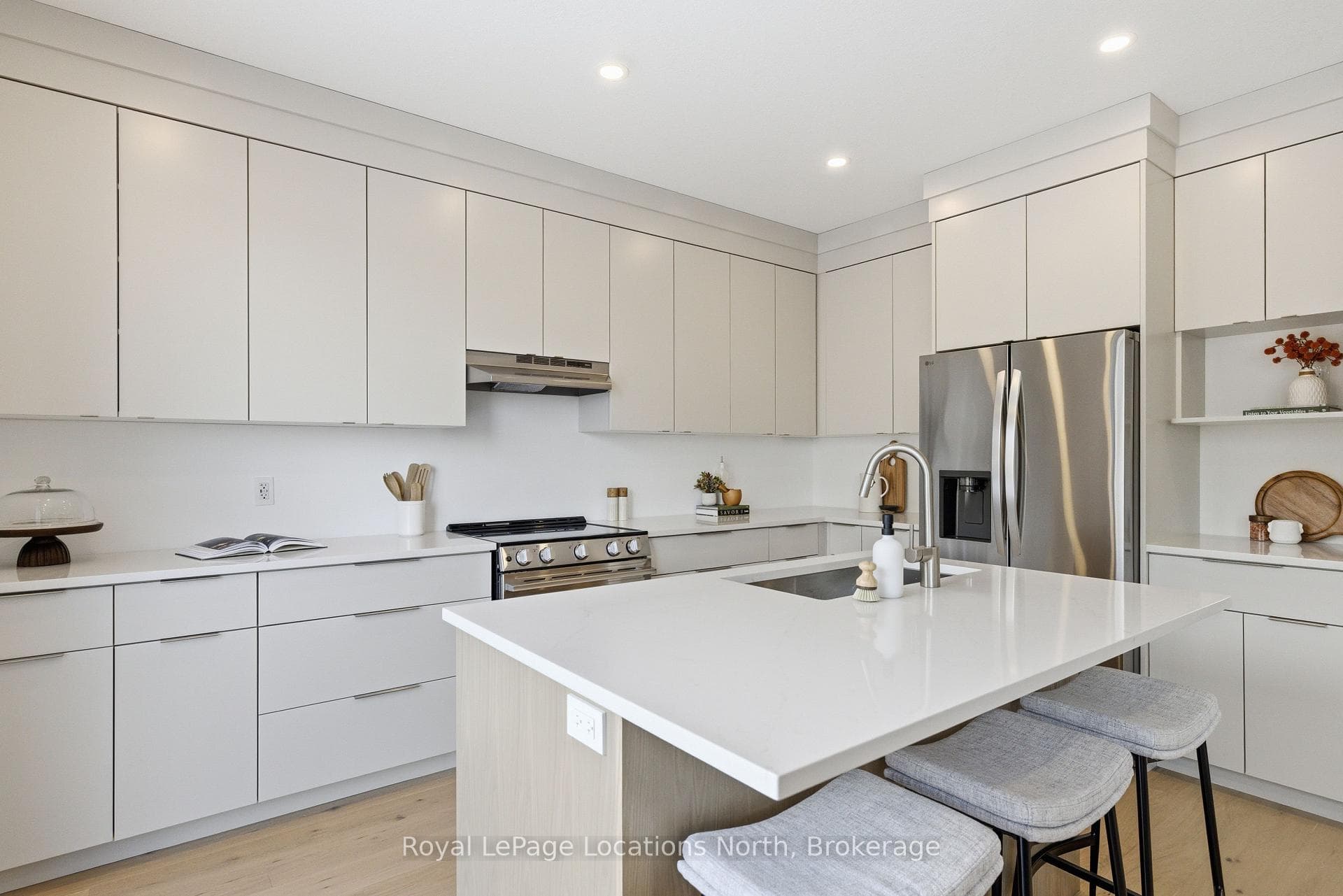 5 Swain Crescent photo 14