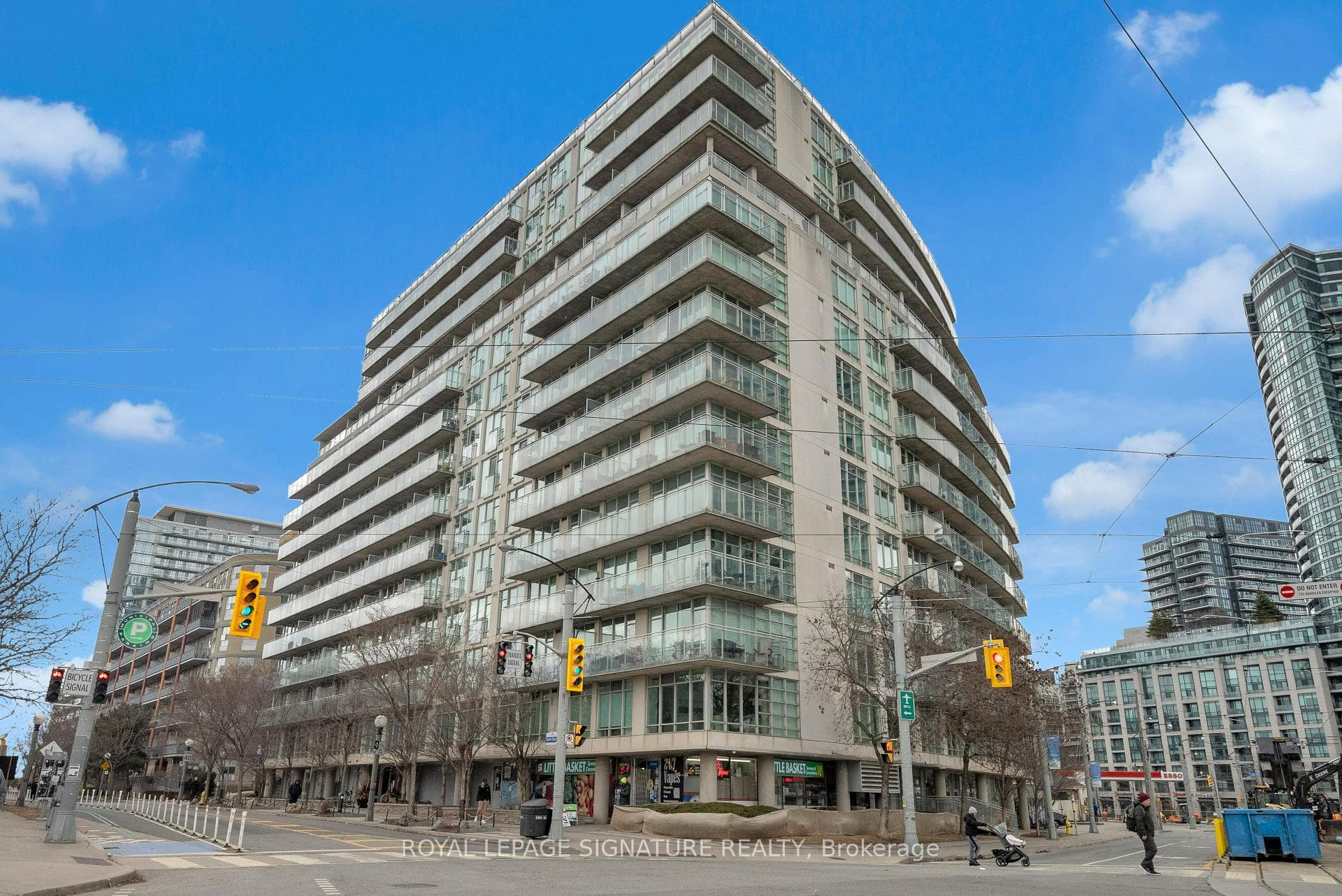 650 Queens Quay Unit 918 photo 24