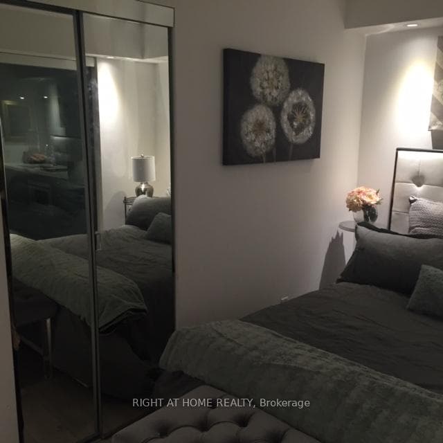 155 Yorkville Avenue Unit 2516 photo 11