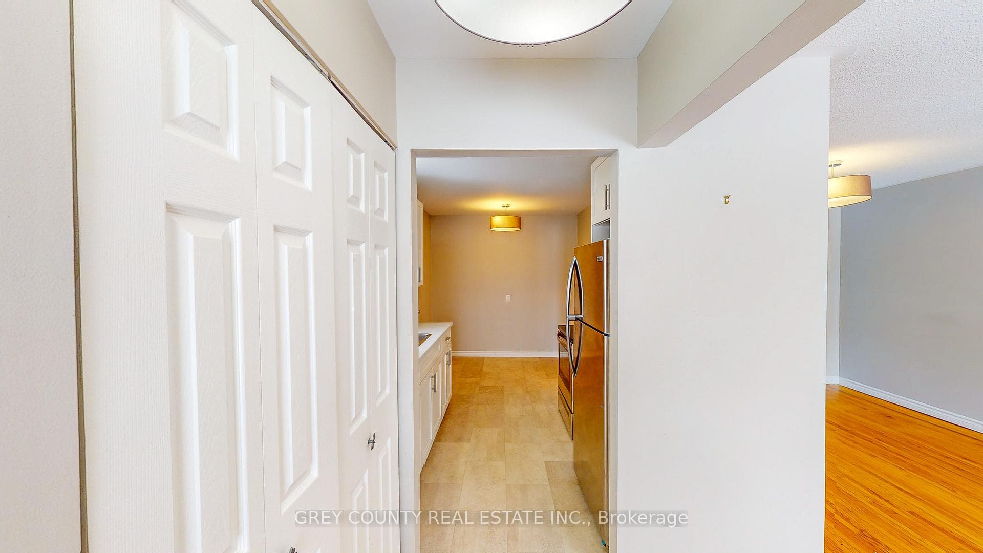 241 Simon Street photo 10