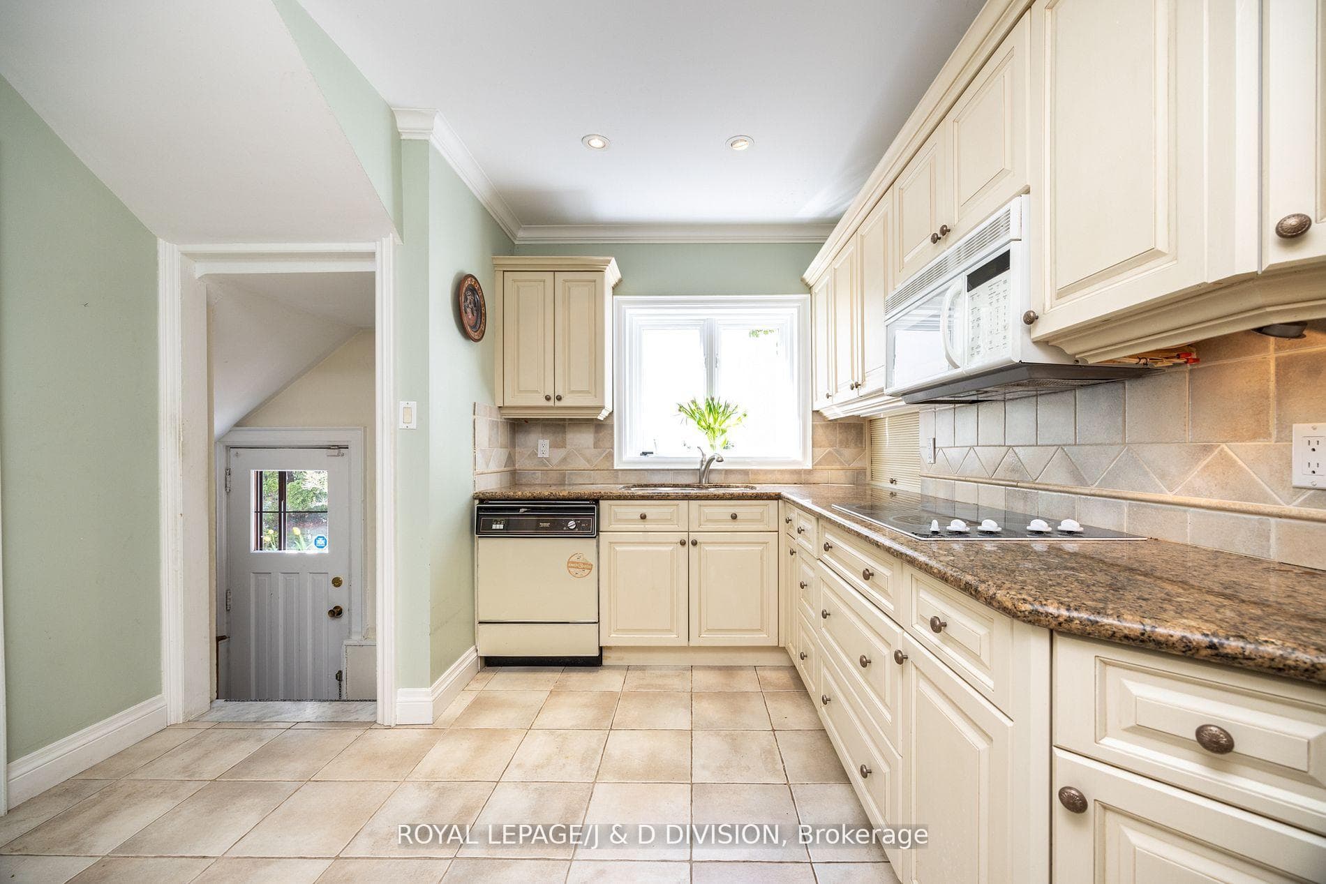 241 Forest Hill Road photo 19