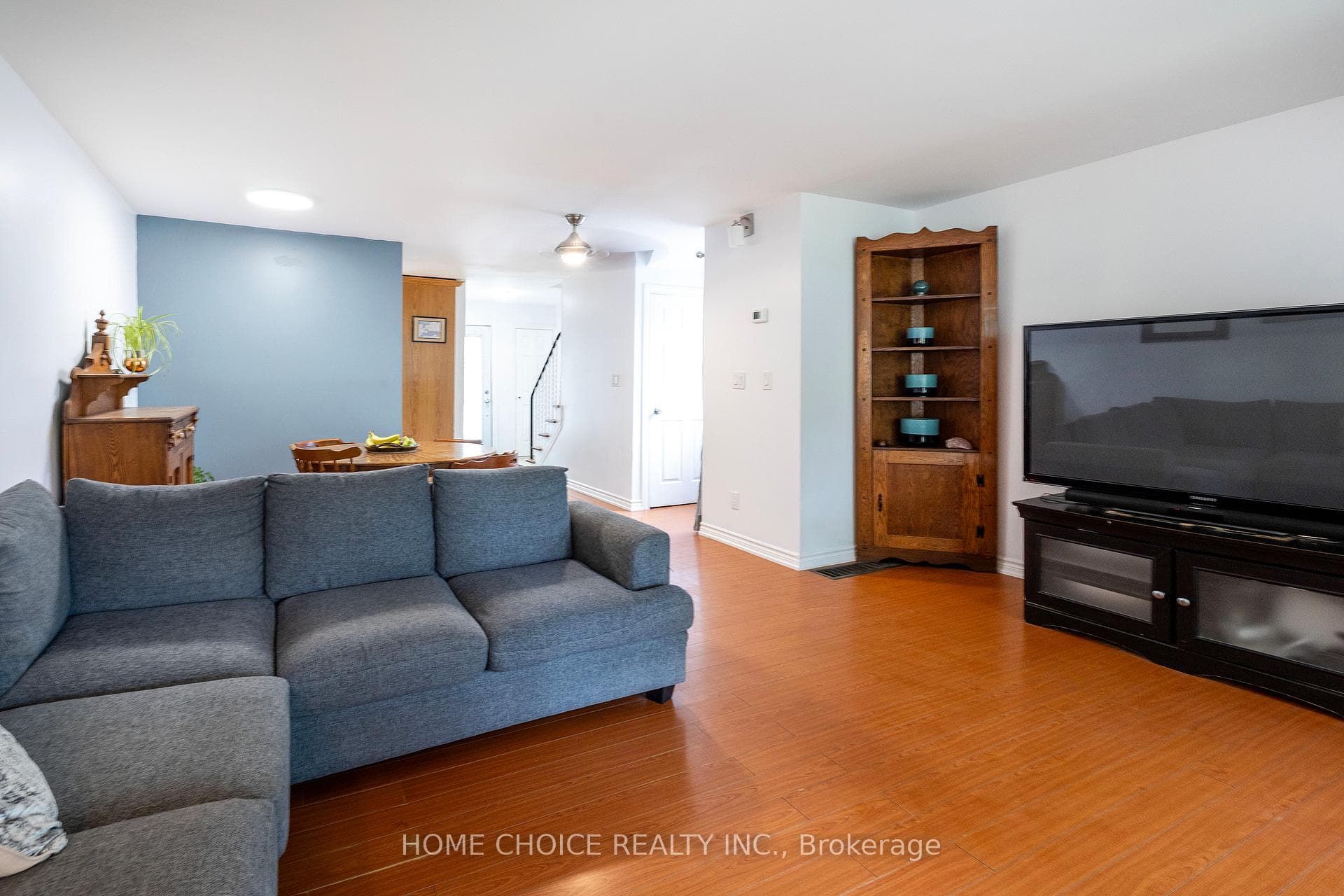 526 Minto Court photo 7