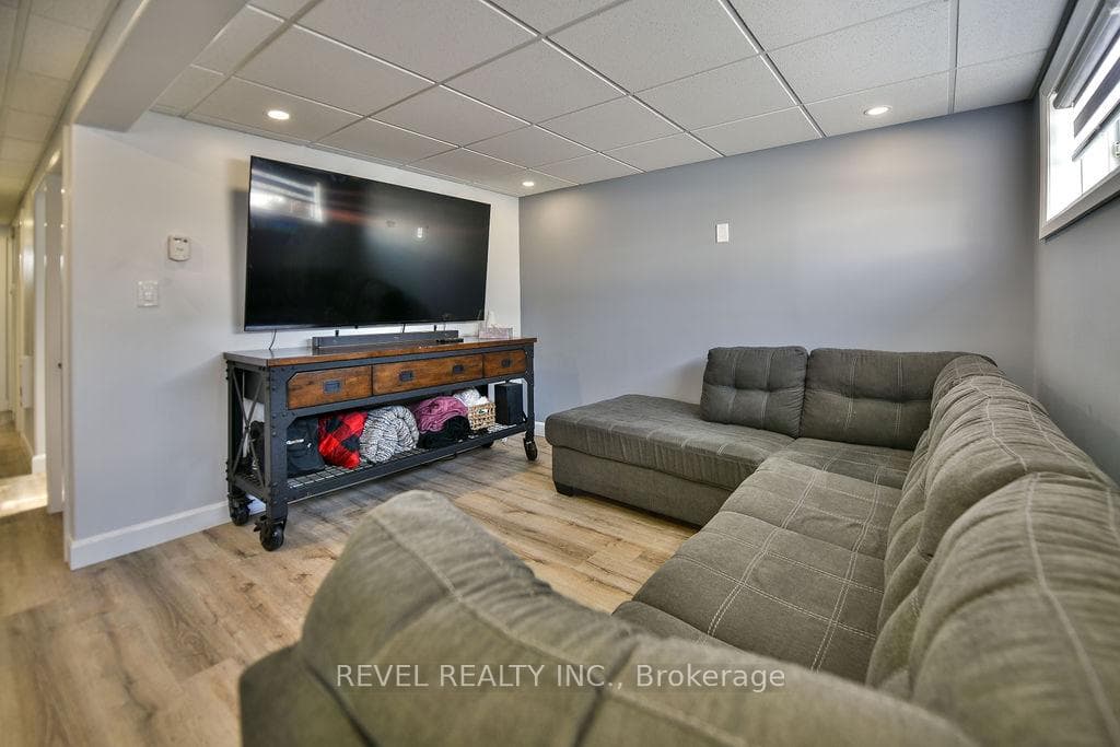 1301 Lozanne Crescent photo 28