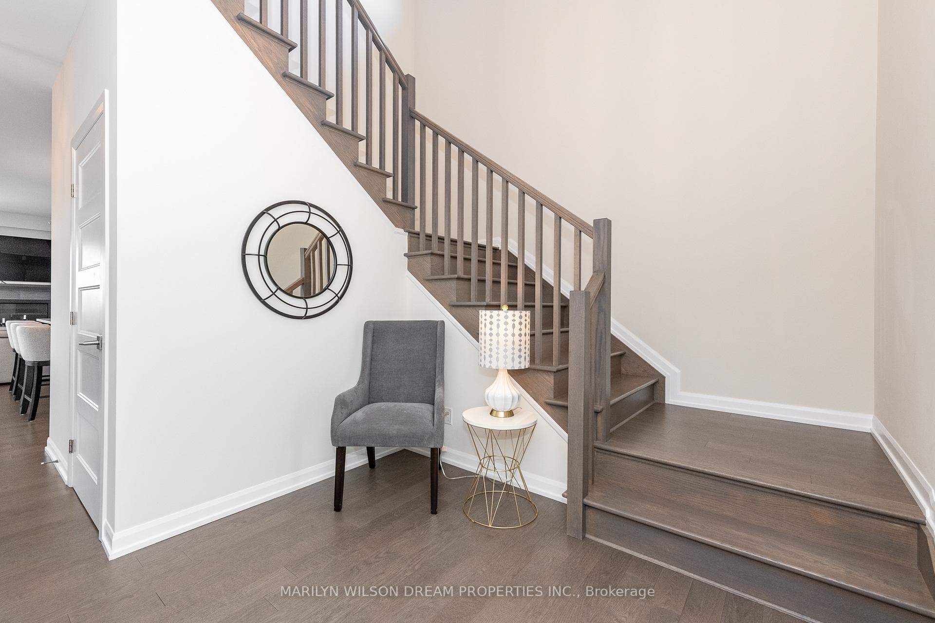 228 Onyx Crescent photo 22