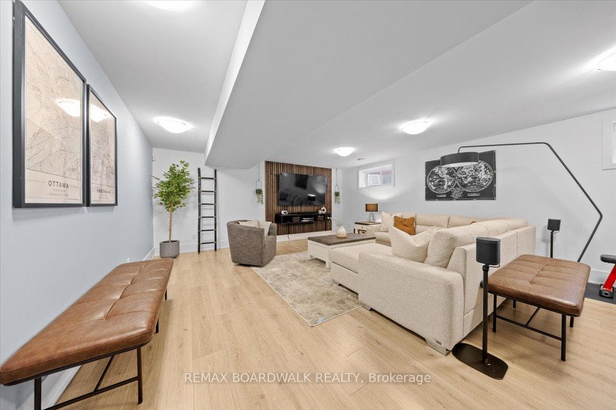 255 Avondale Avenue photo 39