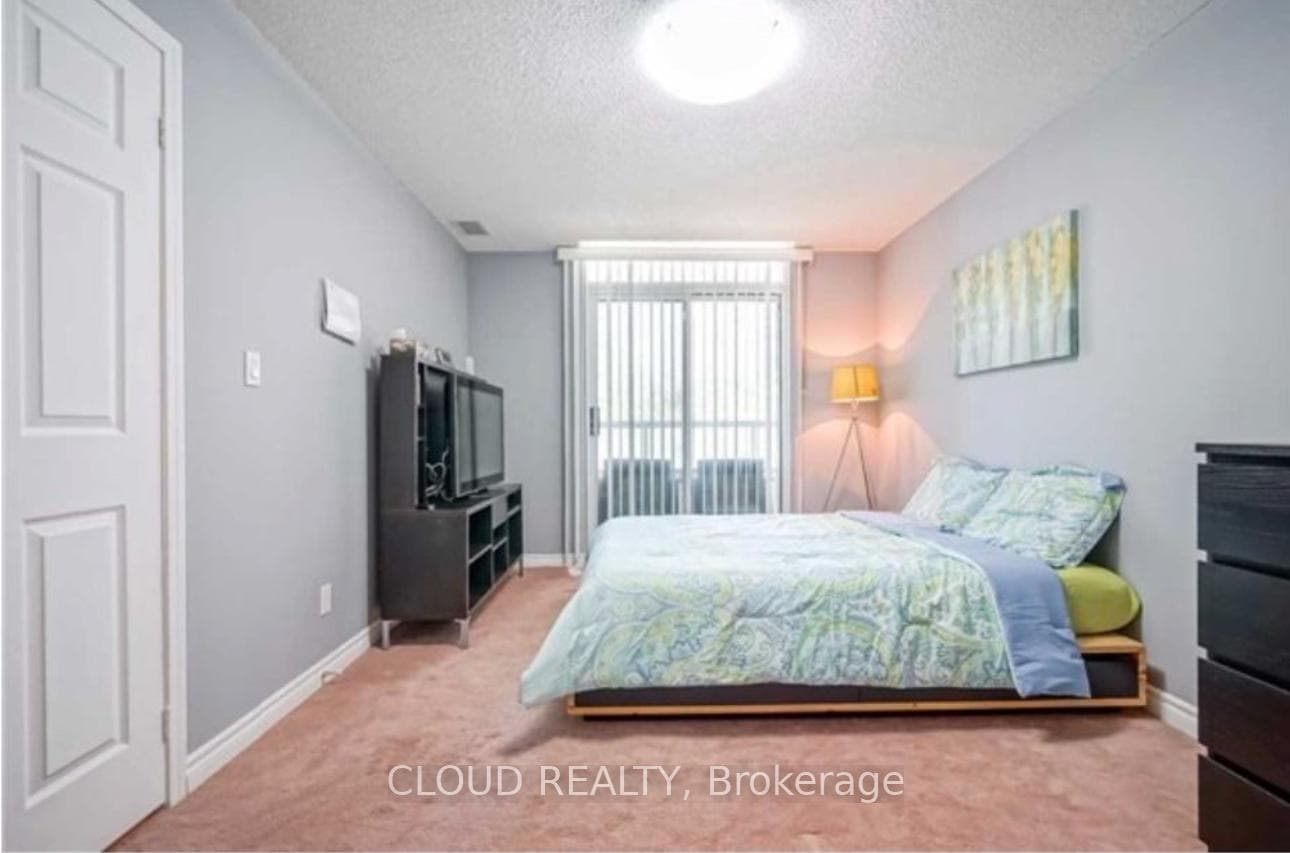 335 Rathburn Road Unit 208 photo 8