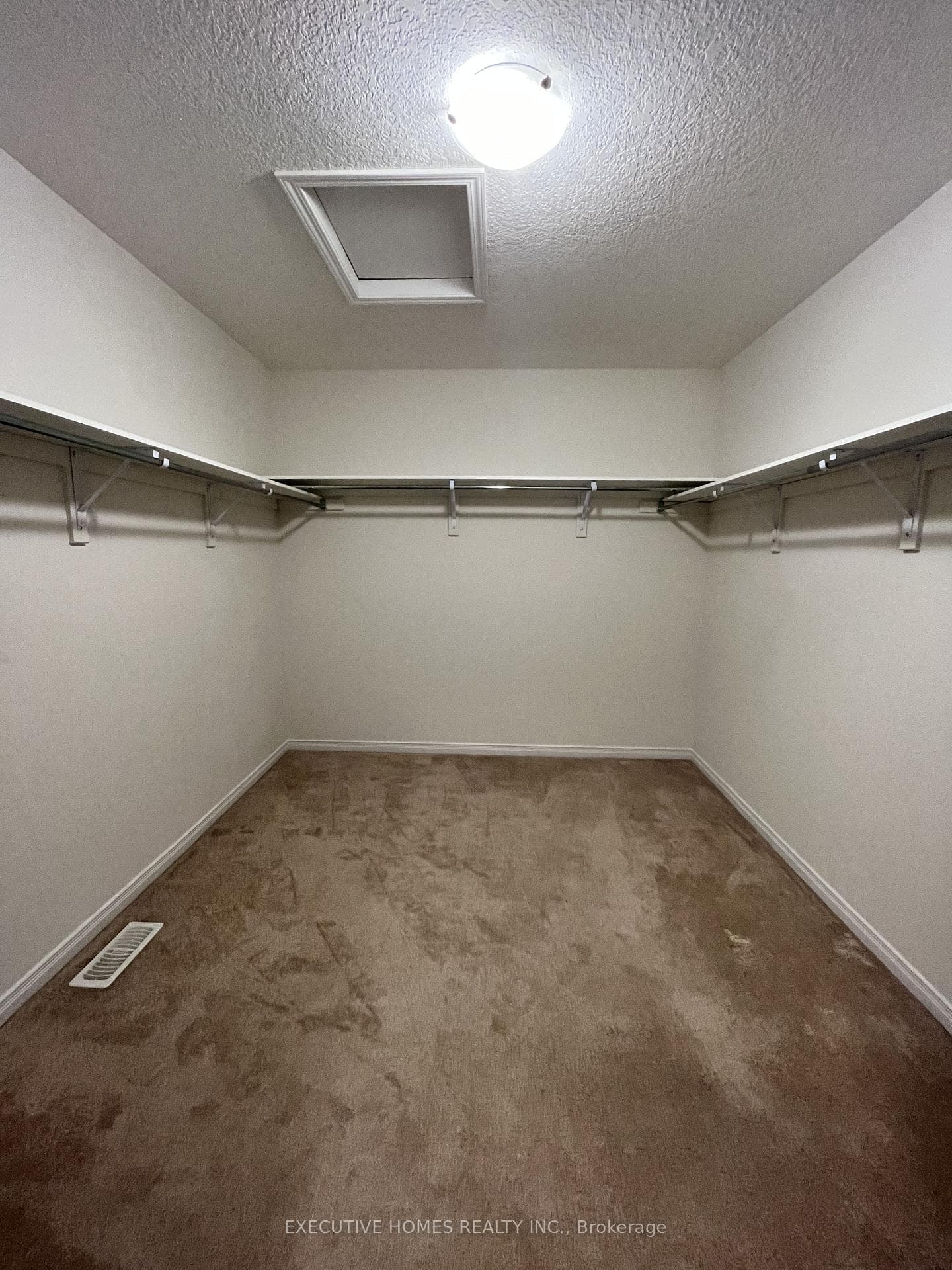 51 Thompson Road photo 22