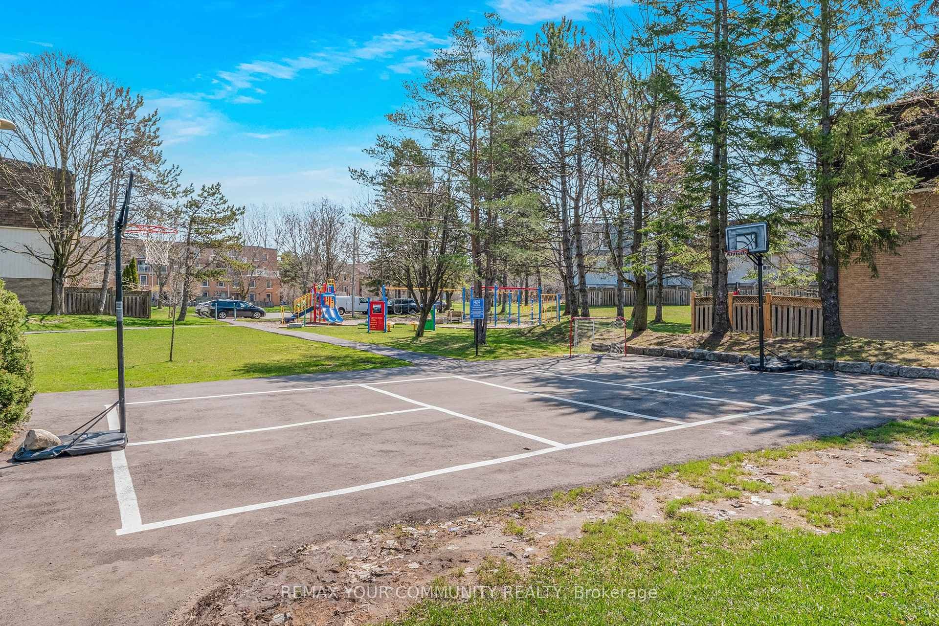97 Poplar Crescent photo 46