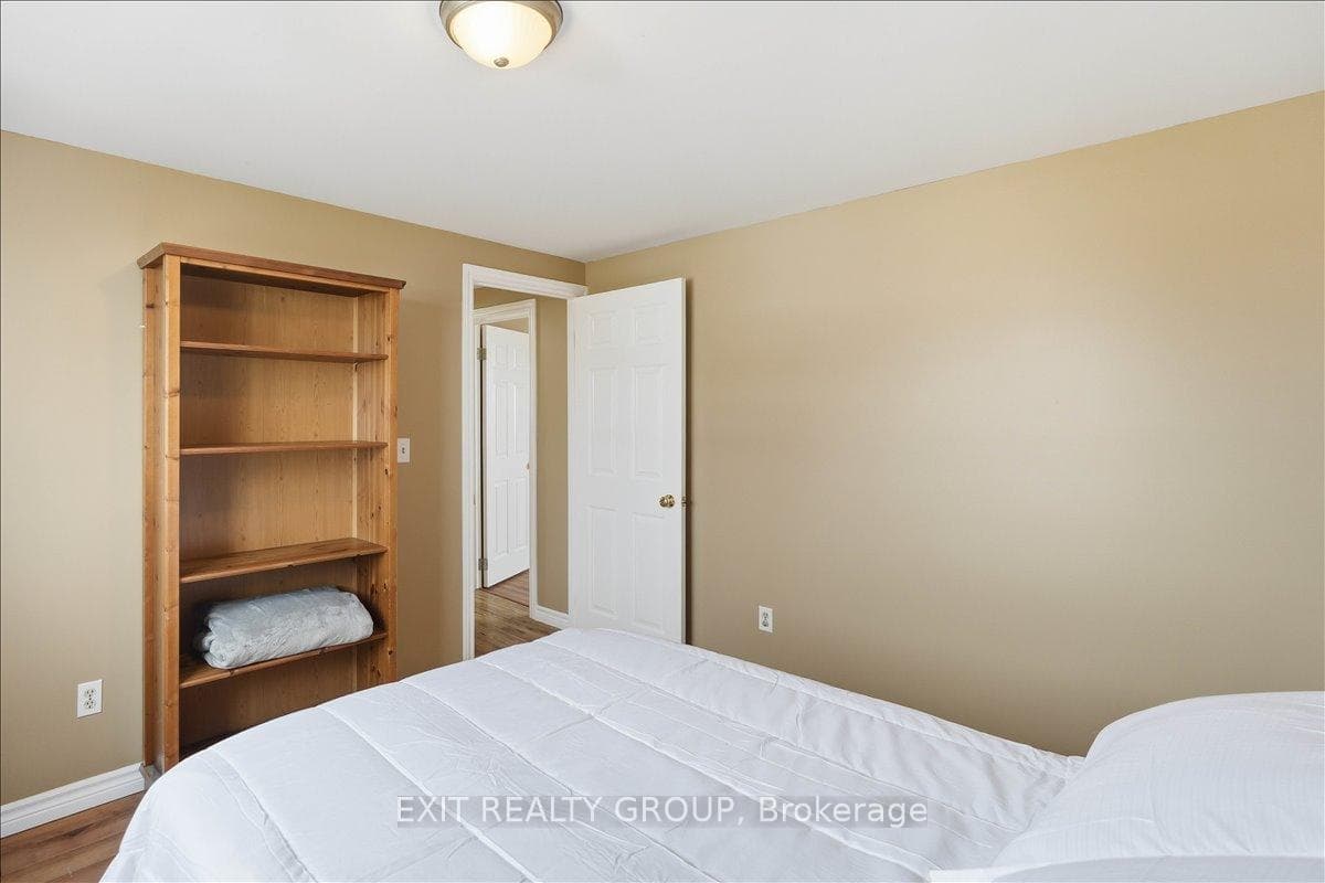 391 Barrett Road photo 22