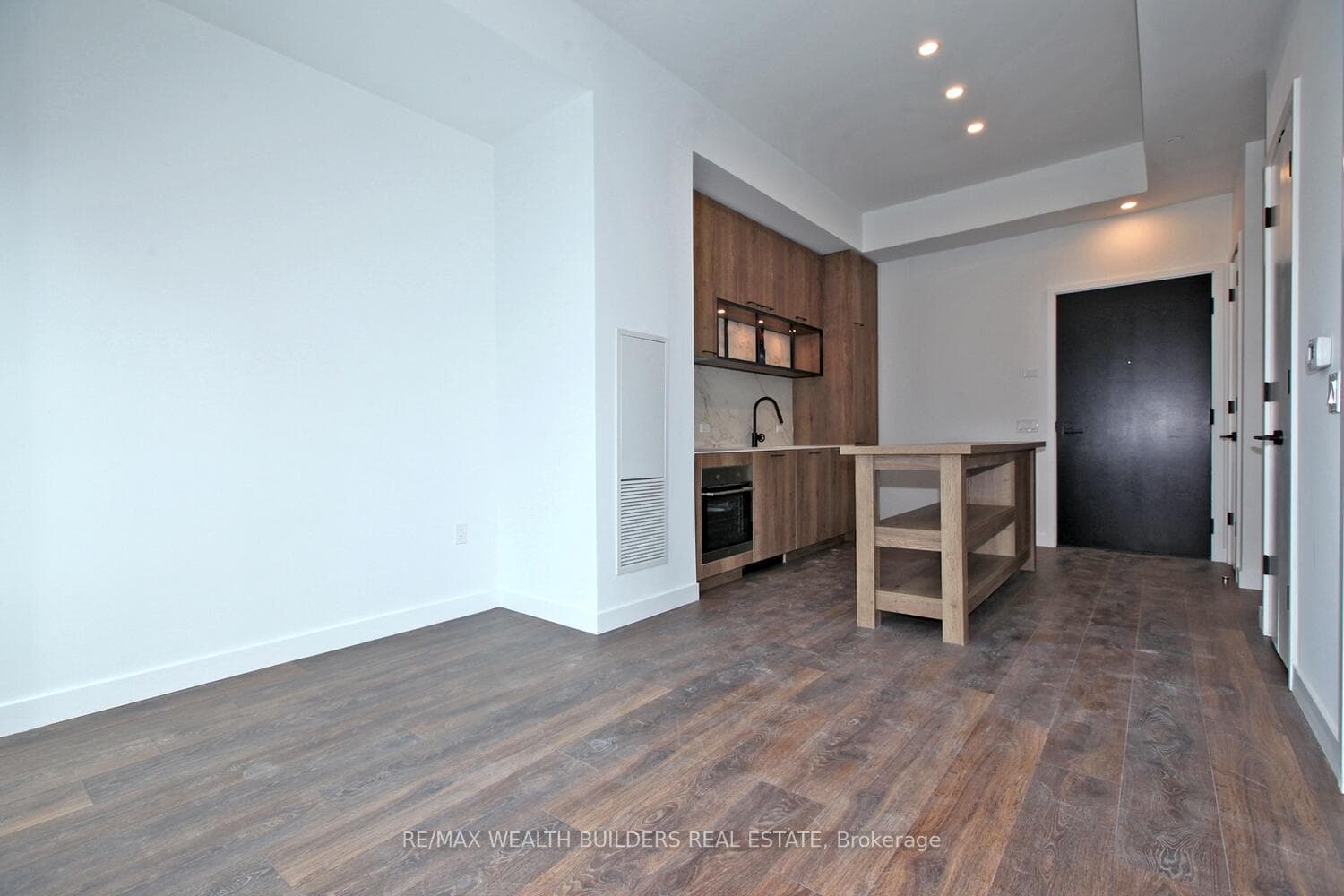 505 Richmond Street Unit 410 photo 3
