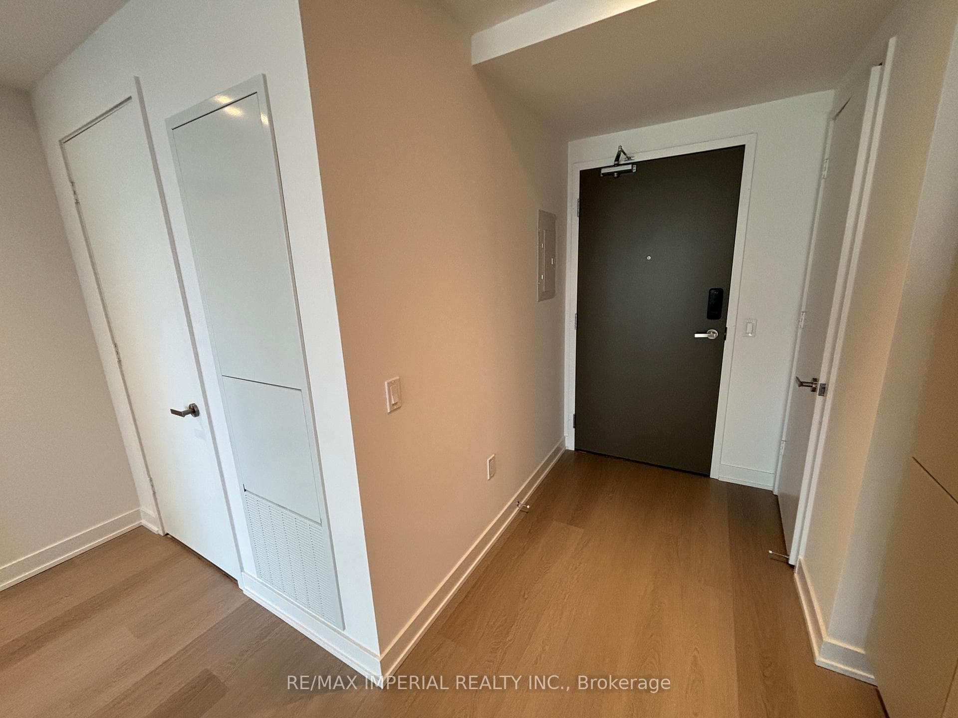 448 Burnhamthorpe Road Unit 3406 photo 6