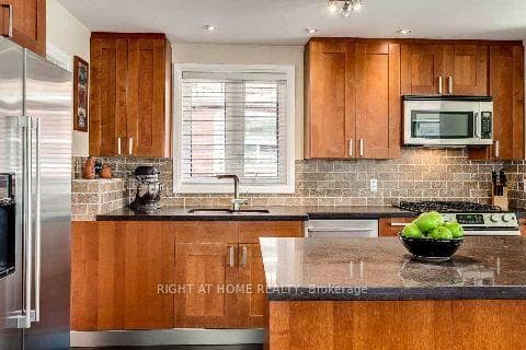 48 Glencrest Boulevard photo 3