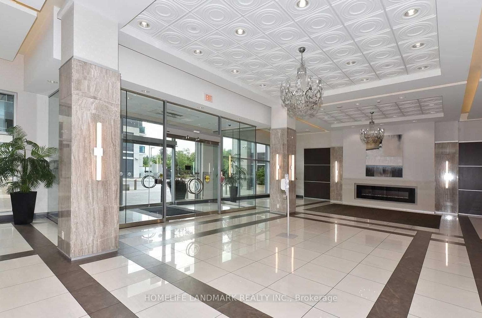 7171 Yonge Street Unit 506 photo 4