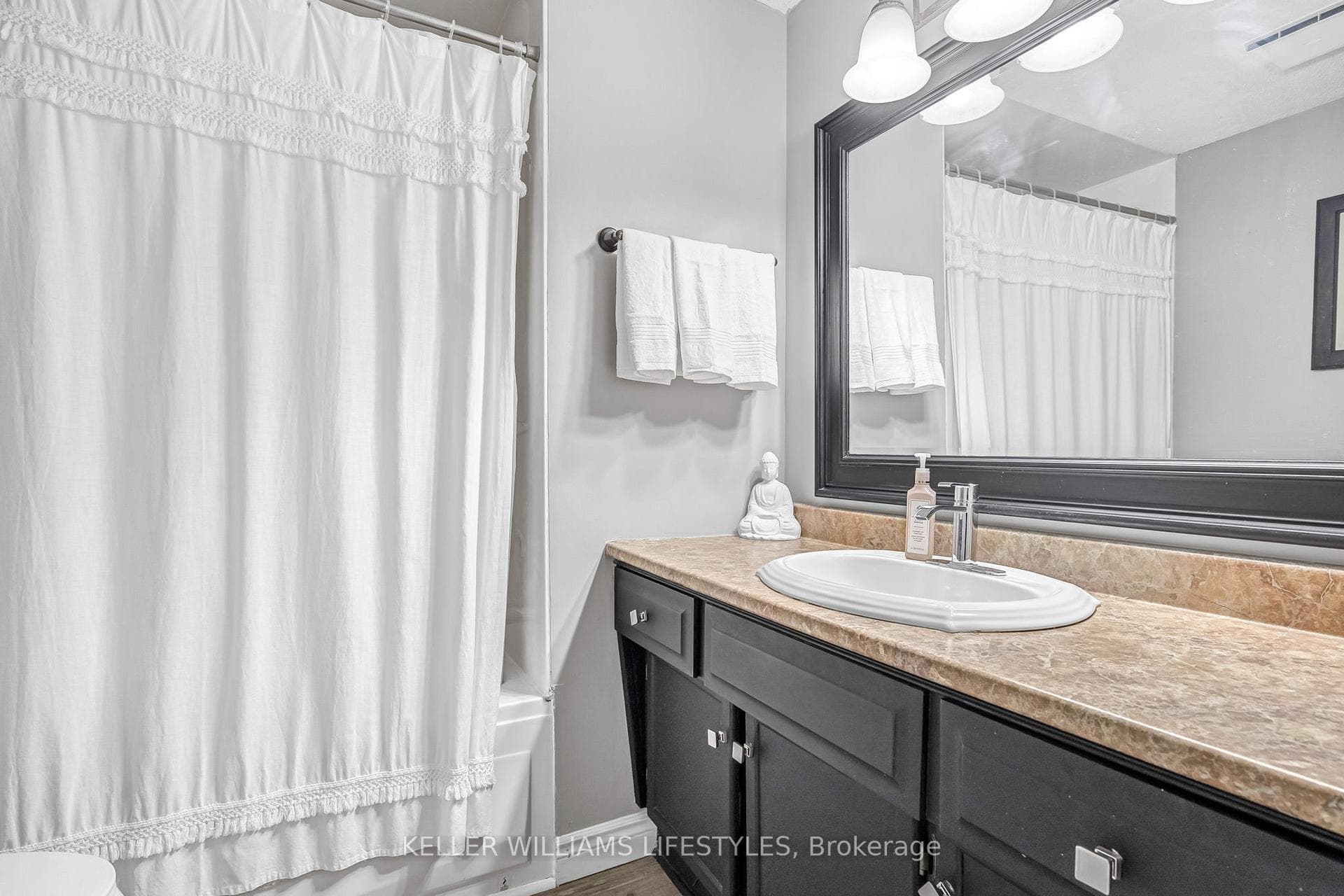 109 Fairlane Avenue photo 31