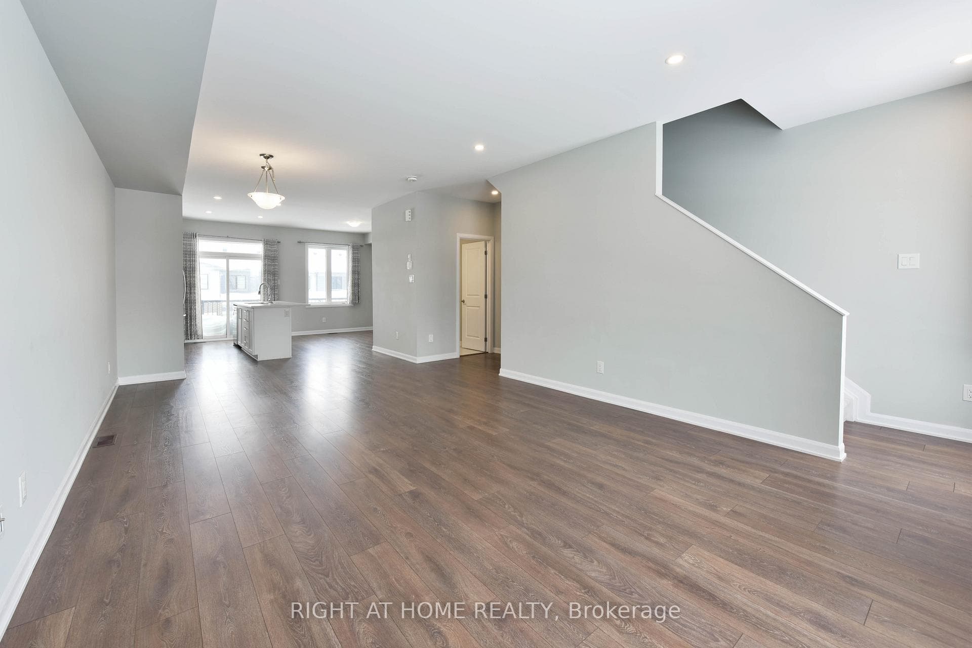 1109 SPEEDVALE Court photo 6