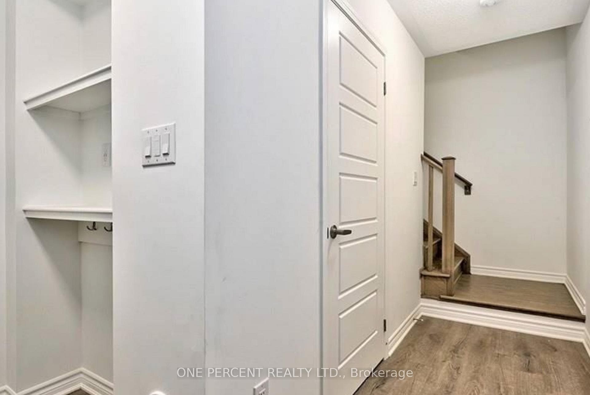 446 Bellflower Court photo 3