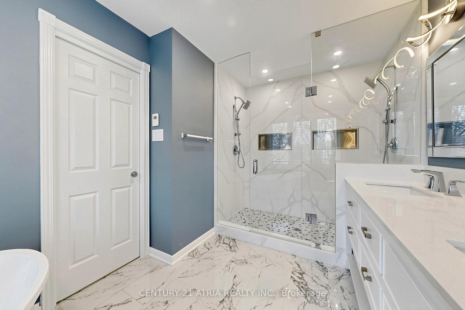 7 Anderson Place photo 28