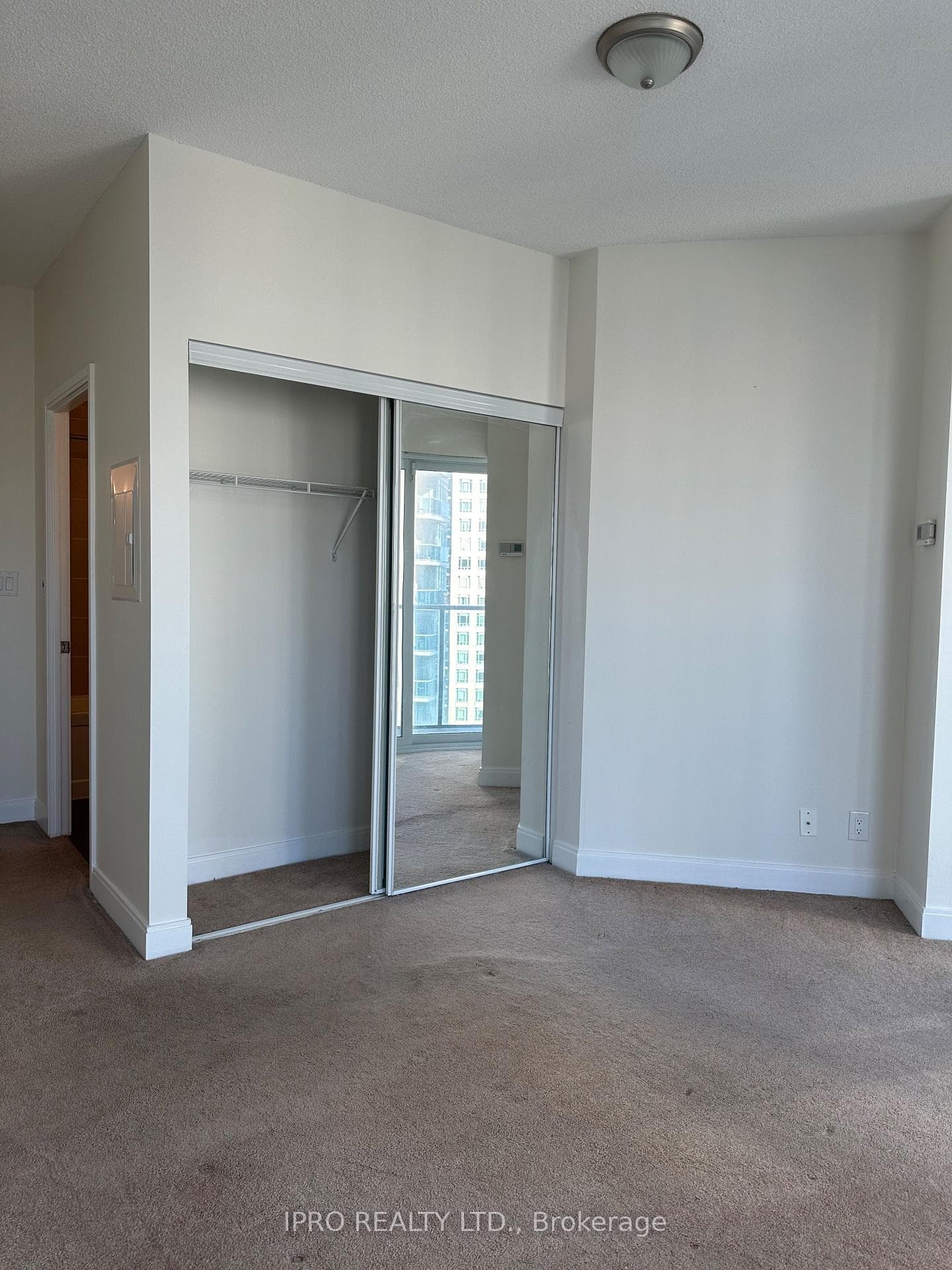 60 Absolute Avenue Unit 1508 photo 15