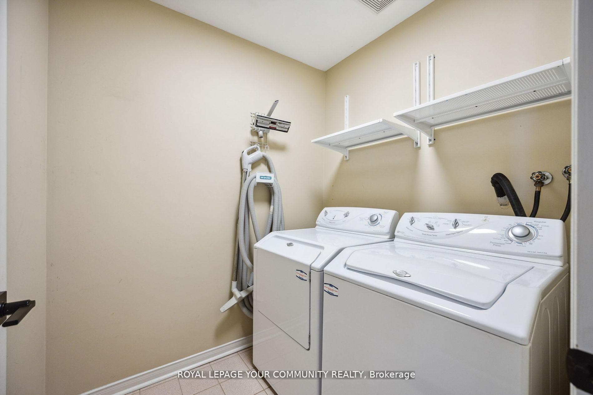 471 Silken Laumann Drive photo 12