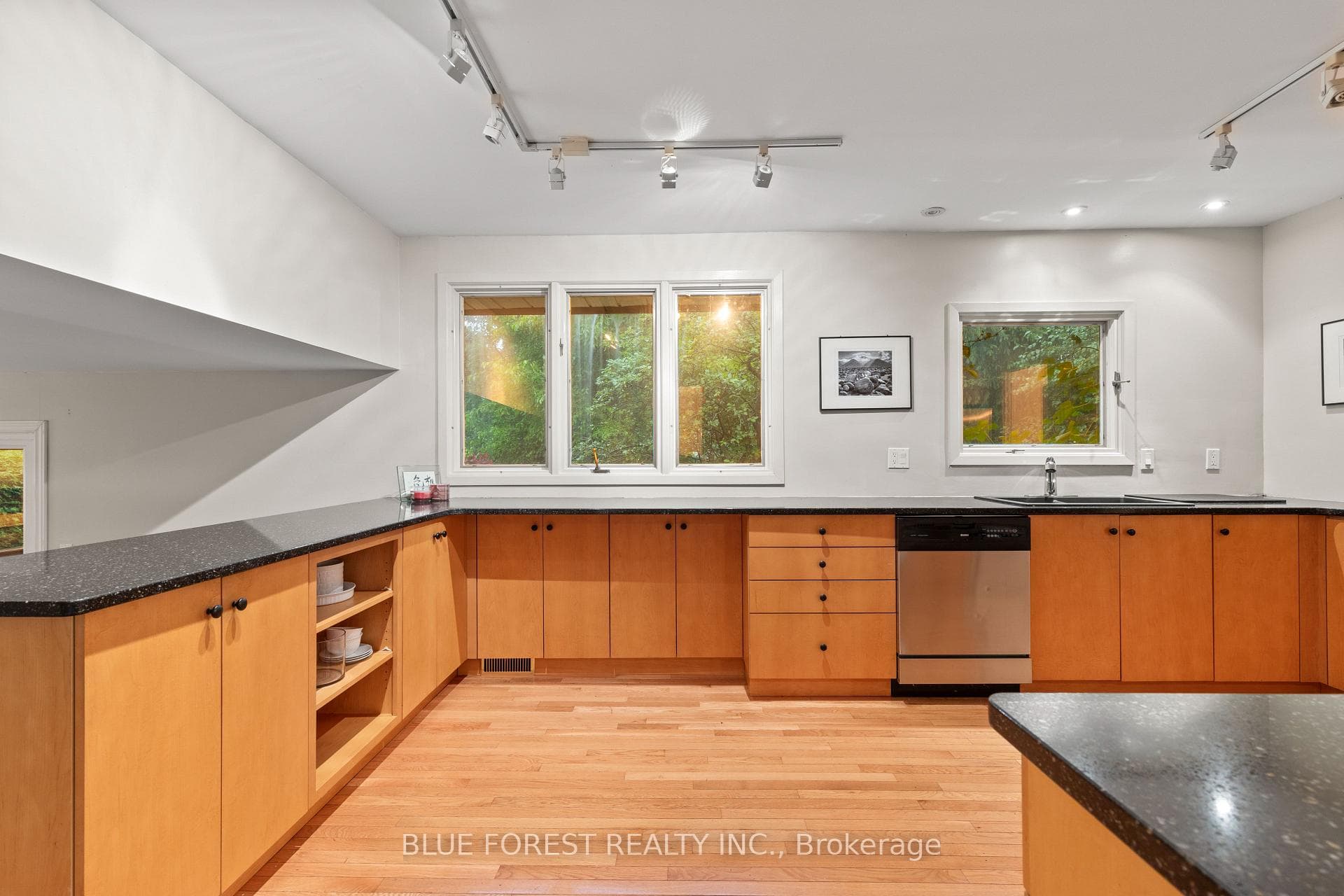 2 Cowan Crescent photo 15
