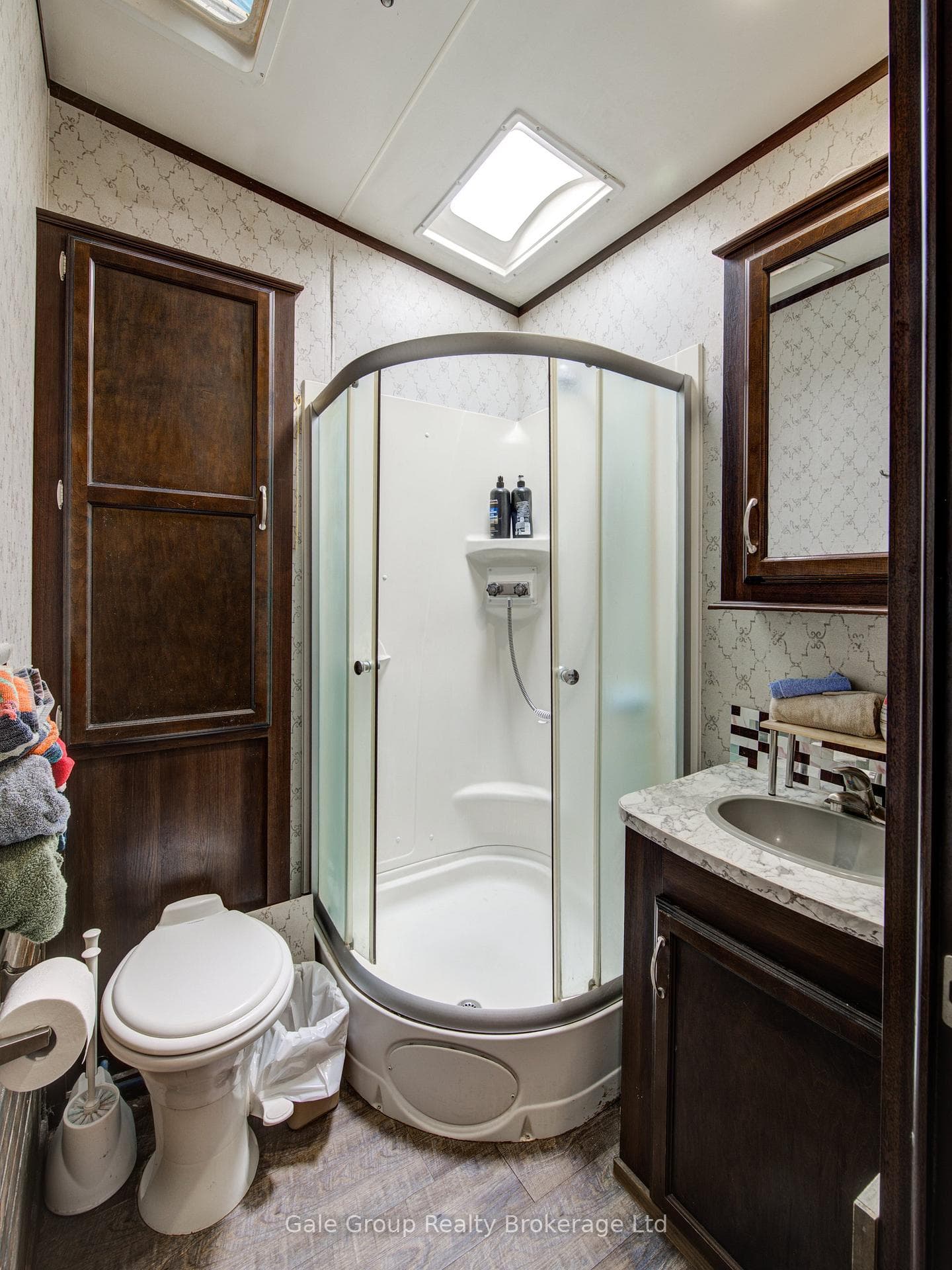 495856 10th Line Unit 92 photo 12