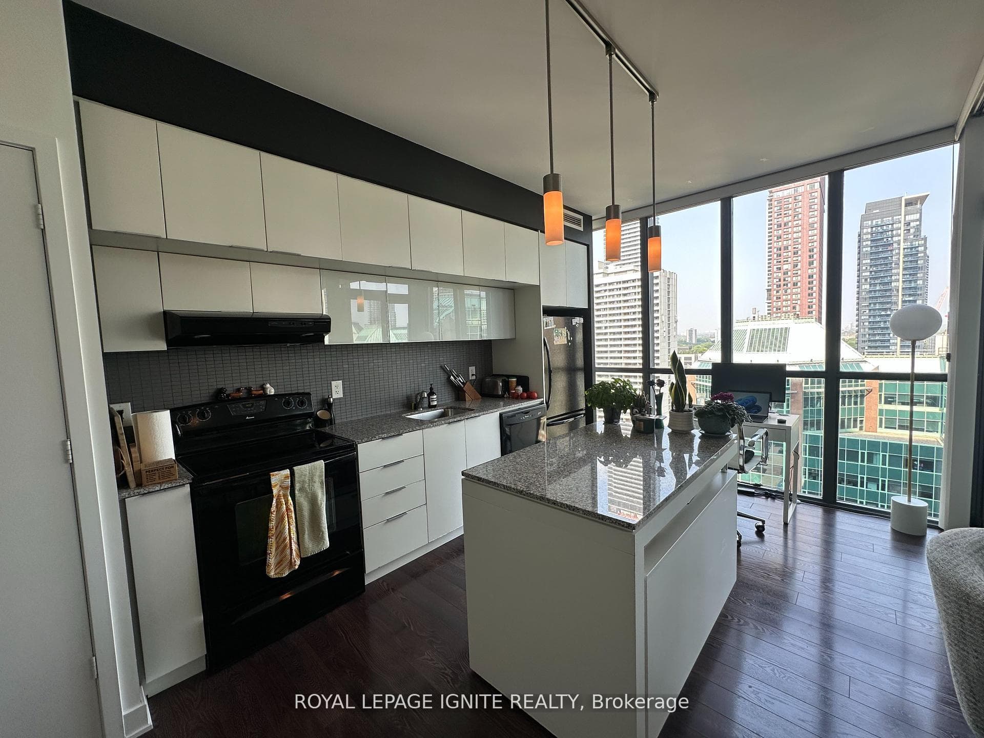 110 Charles Street Unit 1809 photo 35