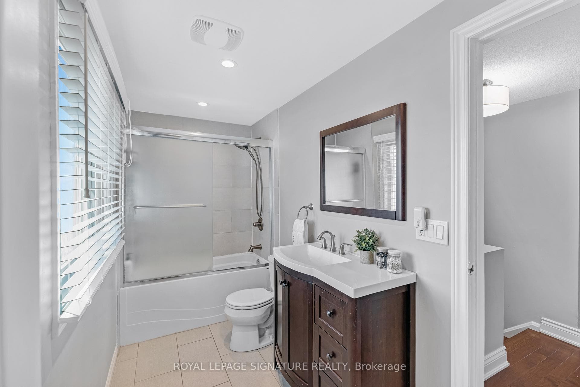 6282 Lavery Court photo 22