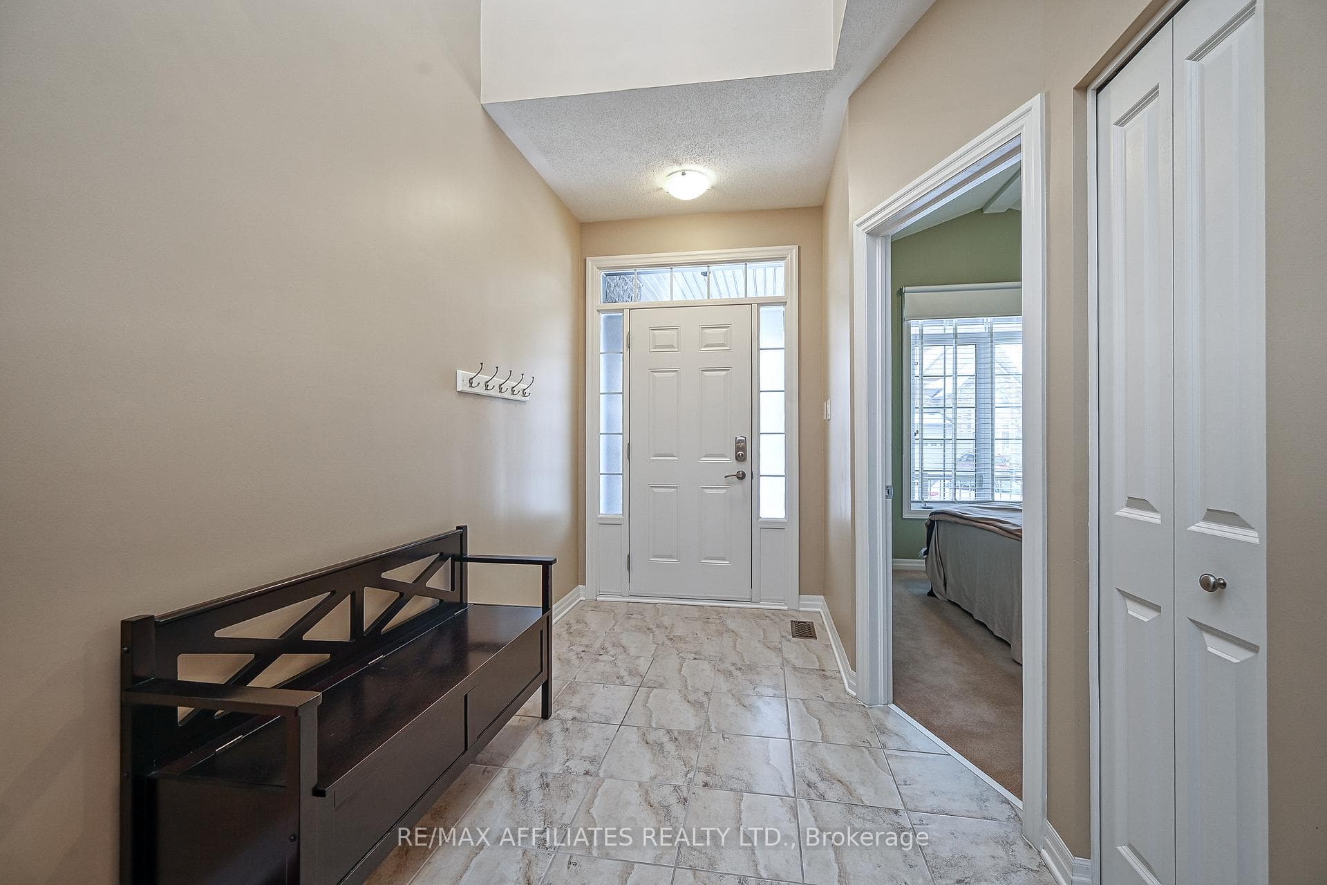951 Rotary Way photo 2