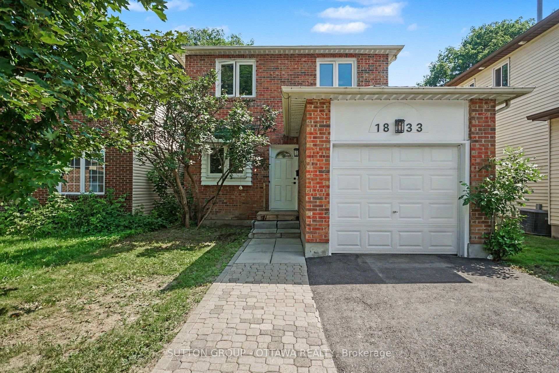 1833 BROUSSEAU Crescent photo 1