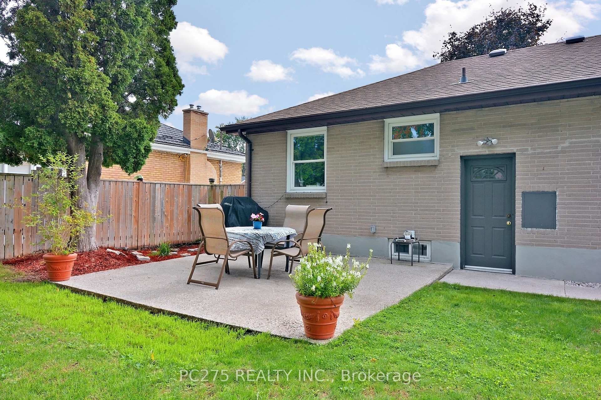 1240 Hillcrest Avenue photo 31