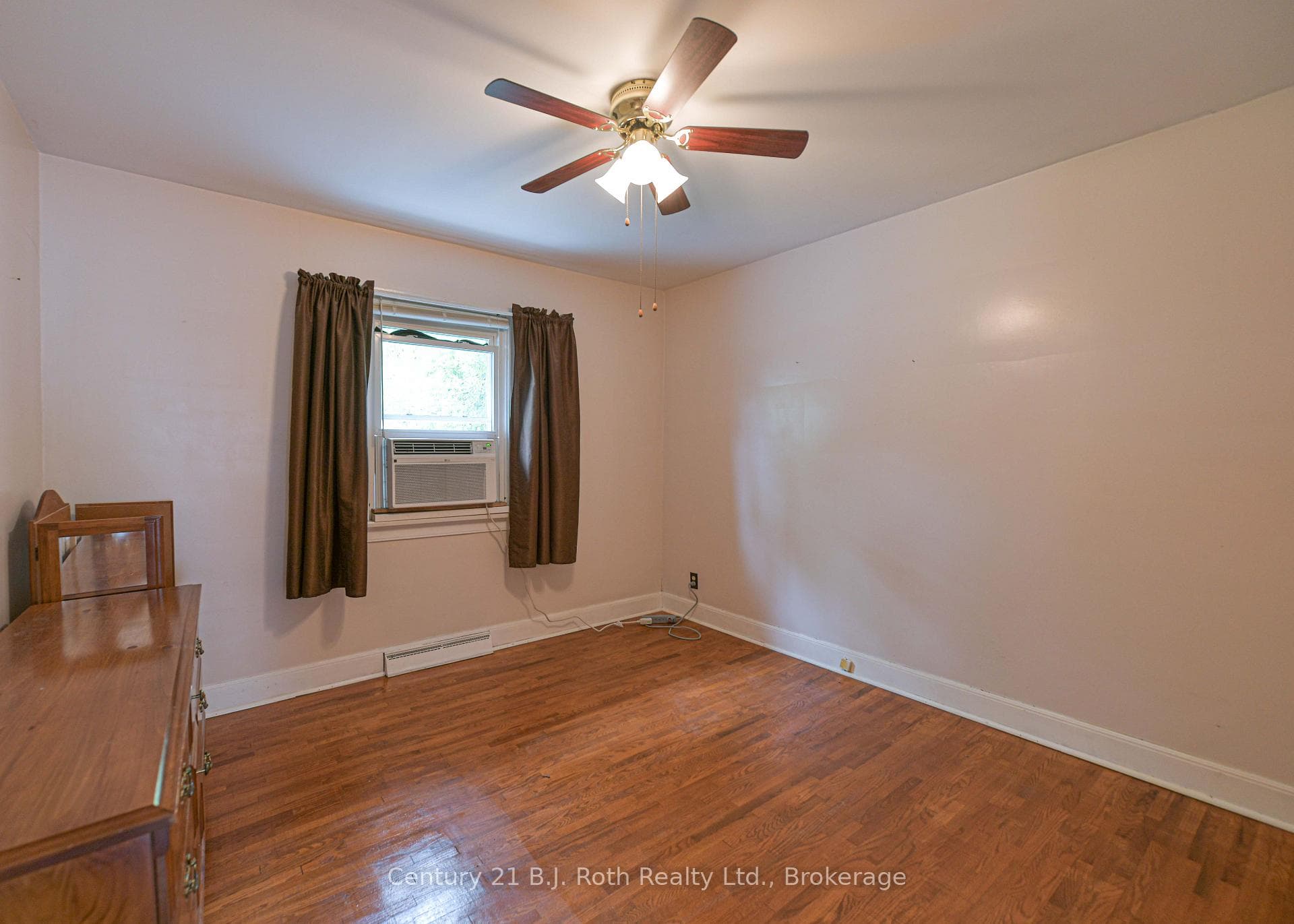 375 Parkhurst Crescent photo 22