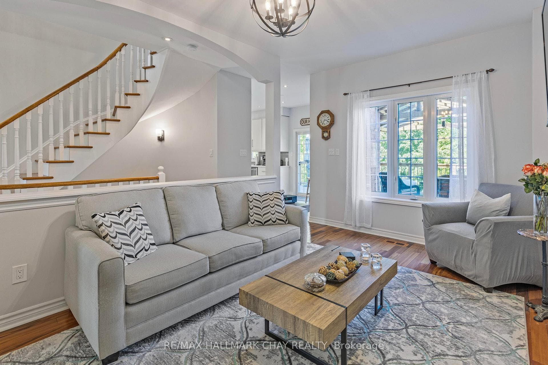 9 Tascona Court photo 11