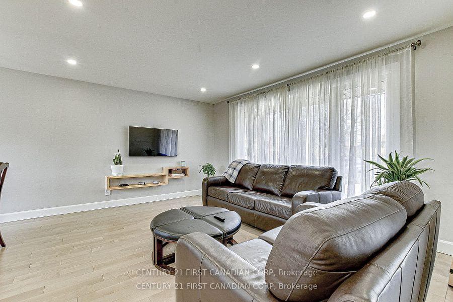 1473 Glengarry Avenue photo 7
